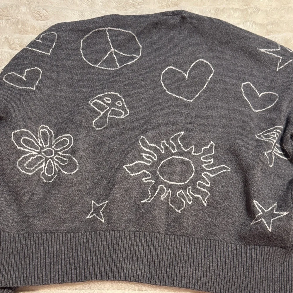 SO Charcoal Cardigan with Ivory Designs - Picture 5 of 8